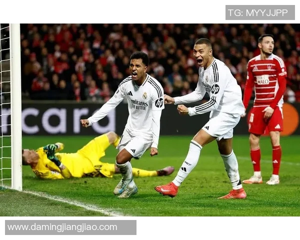 利物浦与巴塞罗那欧冠对决赛程分析及历史交锋回顾